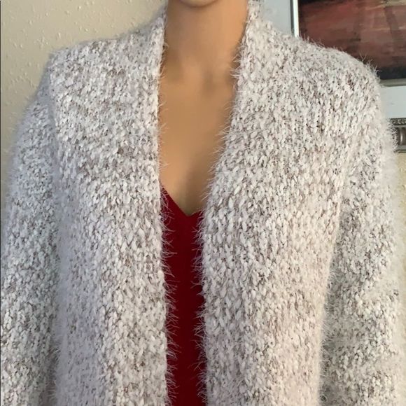 Gorgeous long cardigan sweater - Picture 2 of 7